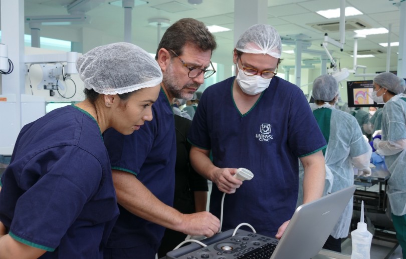 UNIFASE/FMP recebe dentistas estrangeiros para treinamento de técnica inovadora