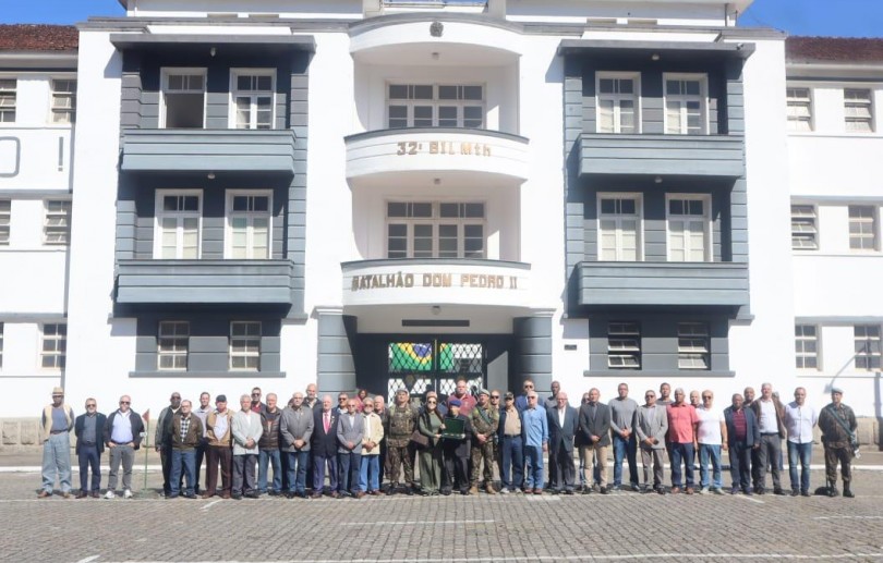 Solenidade Comemorativa ao Dia do Veterano do Exército Brasileiro no 32º Batalhão de Infantaria Leve de Montanha