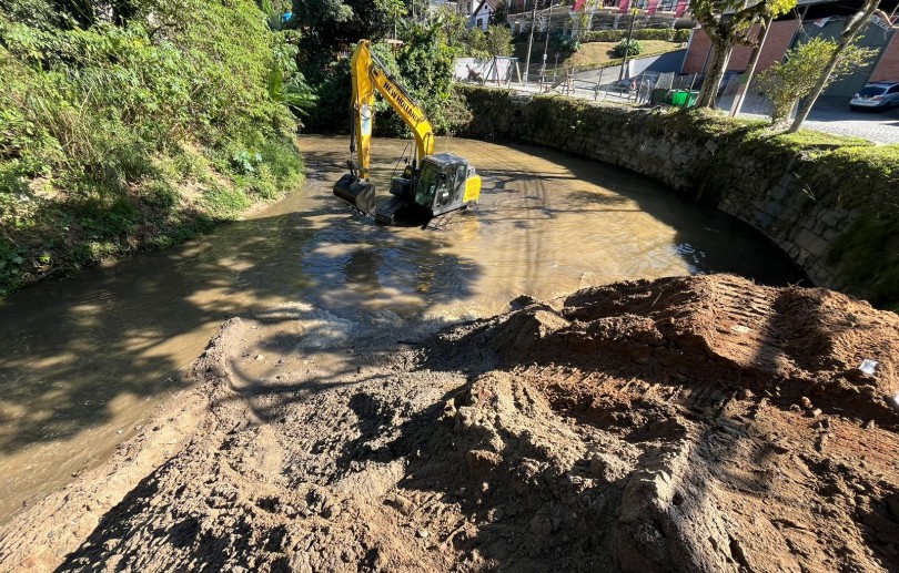 Prevenção: Inea realiza dragagem no Duarte da Silveira e outras três regiões