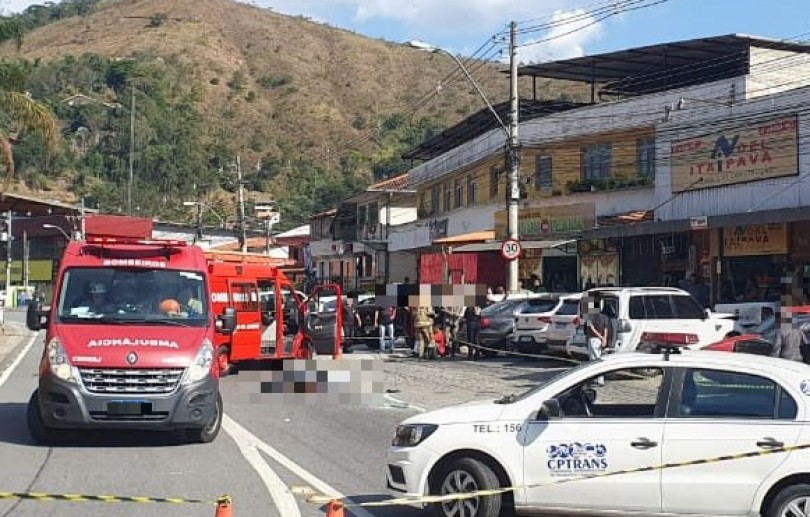 Vazamento de gás e acidente de trânsito causam retenção no trânsito e atrasos em linhas de ônibus em Itaipava